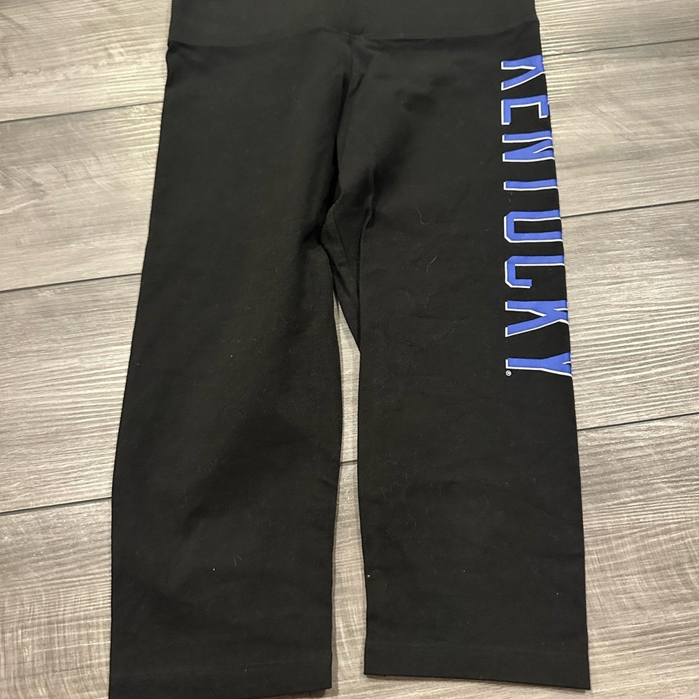 Kentucky Pink Black Leggings